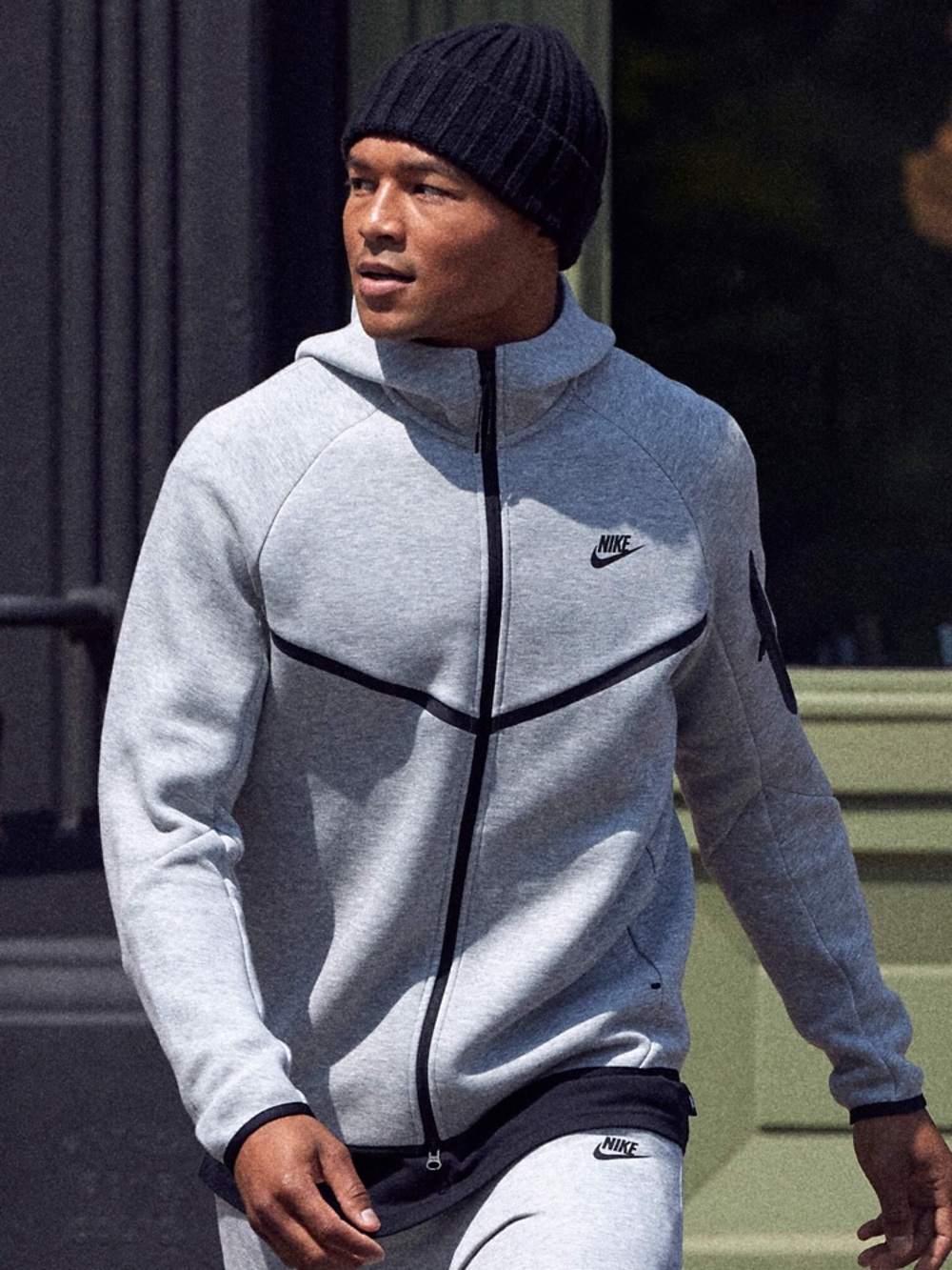 Nike Light Grey Full-Zip Hoodie with Black Accents